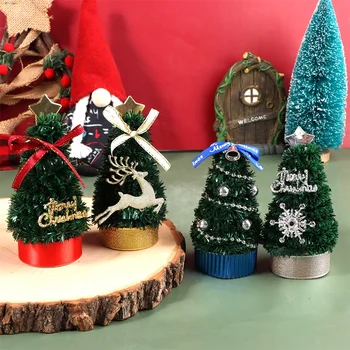 1 Adet 1: 12 Evcilik Minyatür Noel Ağacı Mini Noel Ev Süsleme Mikro Peyzaj Dekor Oyuncak Bebek Evi Aksesuarları