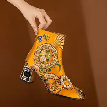 FHANCHU 2022 Çin Tarzı Kadın yarım çizmeler, Moda Nakış Ayakkabı, Yüksek Topuklu Kısa Botas, Sivri Burun, Siyah, Sarı, Dropship